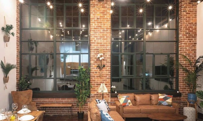 Arcadia Apartment | Stylish mill loft w/2 king beds, gym & pool