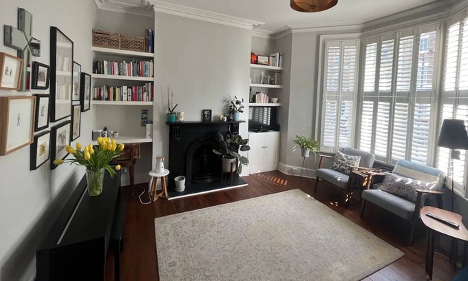 Shacklewell Apartment | Stylish & Modern 1BD Flat with Balcony - Dalston