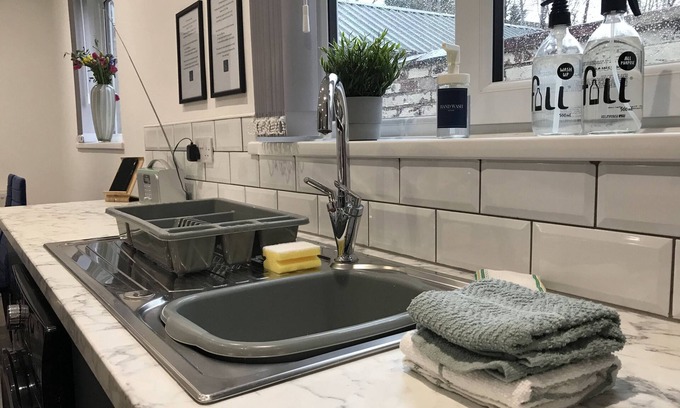 Whitefield House | Stylish Modern 3-bed House nr Manchester City ctr
