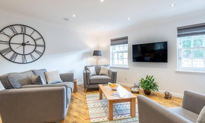 Balloch Apartment | Stylish & Modern Apartment