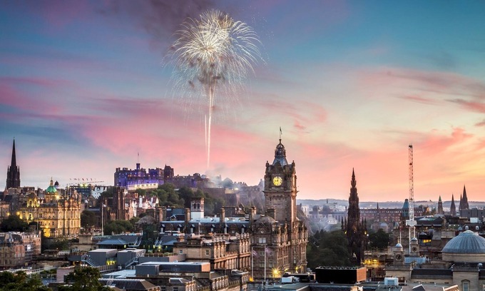 Bruntsfield Apartment | Stylish Modern Flat with Parking | Pass the Keys