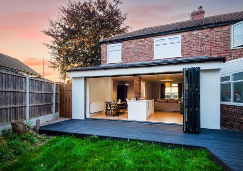 Clayton House | Stylish Modern home near Mcr Centre CoOp & Etihad