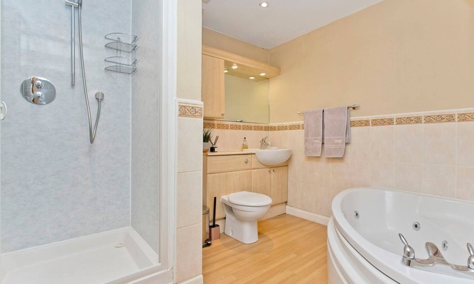 Ellemford Apartment | Stylish Murrayfield sanctuary