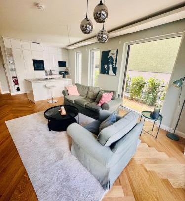 Nordend-Ost Apartment | Stylish New Apt Modern Home Fmly