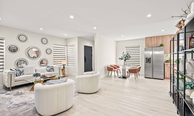 West Covina House | Stylish New Home Bright Modern Fully Stocked
