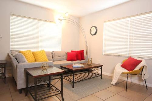 Arlington Park Apartment | Stylish Nordic Stay Walk to Hospital & Beaches