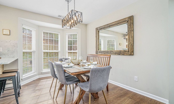 Pineville House | Stylish Oasis in the heart of Ballantyne Charlotte, Newly remodeled