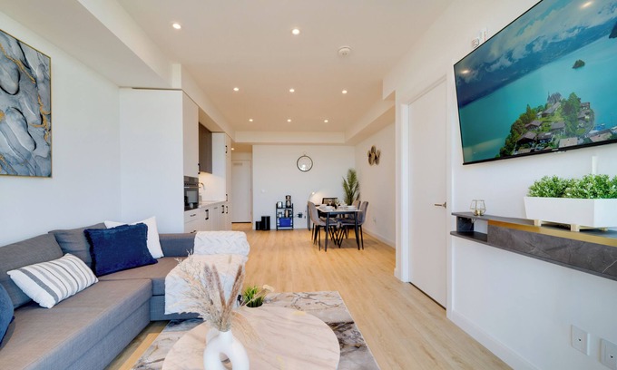 Kitchener Condo | Stylish Open Concept Suite in Central KW