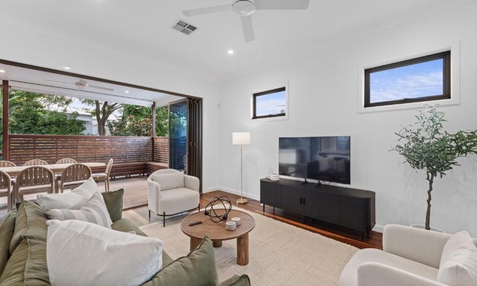 Paddington House | Stylish Paddington Home with Outdoor Oasis