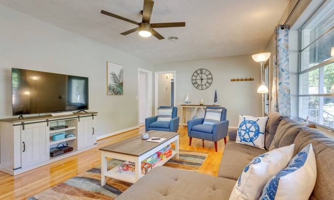 Myrtle Grove House | Stylish Pensacola Retreat w/Patio & Grill!