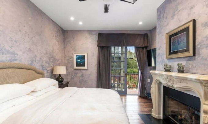 Bel Air House | Stylish, Private Mediterranean Bel Air View Estate