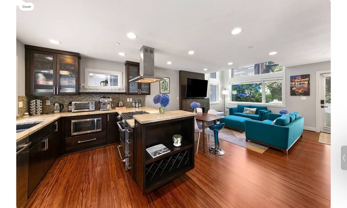 Lower Queen Anne House | Stylish Queen Anne townhouse with rooftop deck, secure parking, walk score 94!