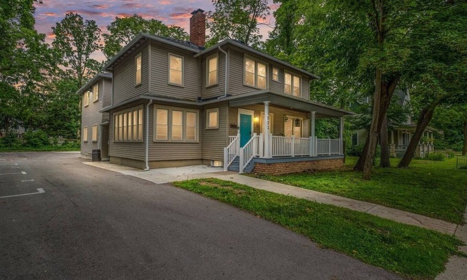 Ypsilanti Apartment | Stylish Sanctuary Near Emu: Ideal For Med Students 2 Bedroom Apts