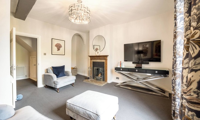 Woodstock Apartment | Stylish self catering holiday home located in heart of Woodstock, Oxfordshire.
