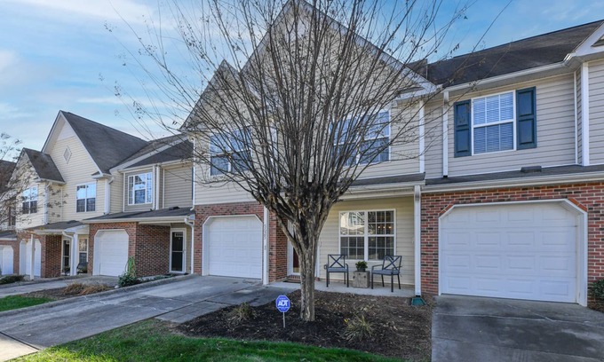 Greensboro House | Stylish Serenity Townhome