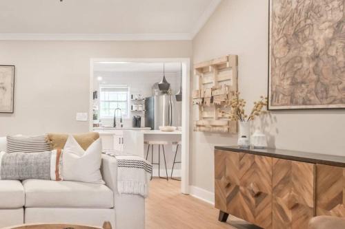 Jonesboro House | Stylish & Spacious Home Near ATL