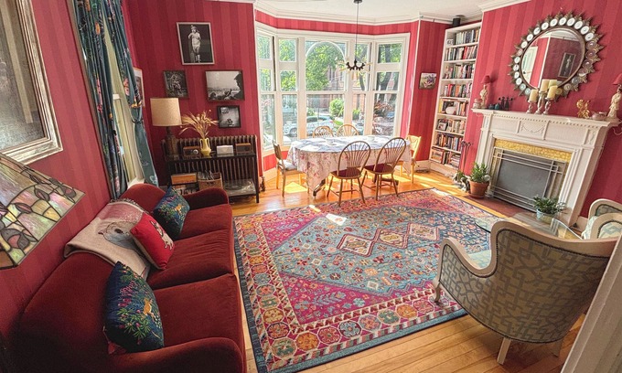 West End House | Stylish & Spacious Townhouse w/Garden, Family-friendly, walk to downtown!