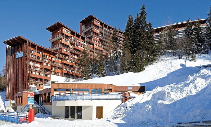Arc-1600 Apartment | Stylish Stay Near Ski