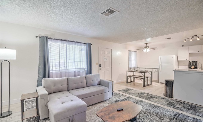 Las Vegas House | Stylish Stay Near Vegas! Strip Sleeps 6!