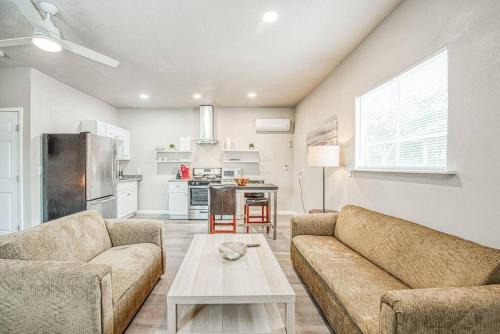 Raisin Apartment | Stylish Studio 89 Brand New from the floor up