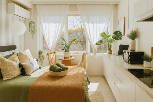Saint Kilda South Apartment | Stylish Studio at heart of St Kilda
