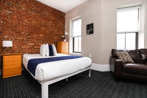 Columbus Apartment | Stylish Studio in Boston Brownstone, C.Ave #21