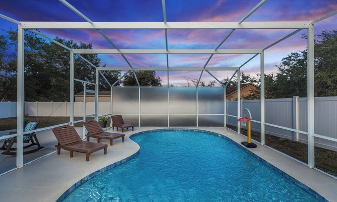 Deltona Lakes House | Stylish Stunning & Cozy Heated Pool Home
