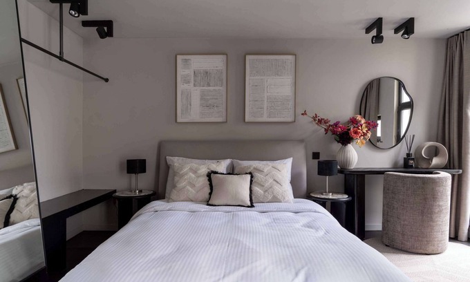 South Antwerp Apartment | Stylish Suite with Private Patio – Perfect for 4