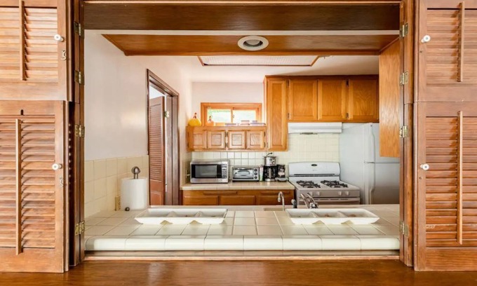 The Flats House | ★Stylish The Flats Oasis★ Steps to Rodeo Dr | Parking Spot Included
