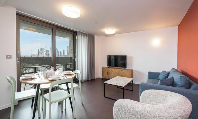 Lansbury Apartment | Stylish three-bedroom apartment in Poplar