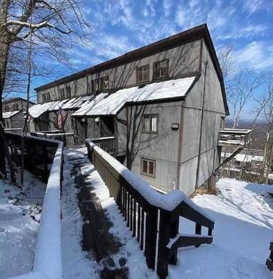 Village at Camelback Villa | Stylish Townhouse Steps to Ski Mtn & Waterpark
