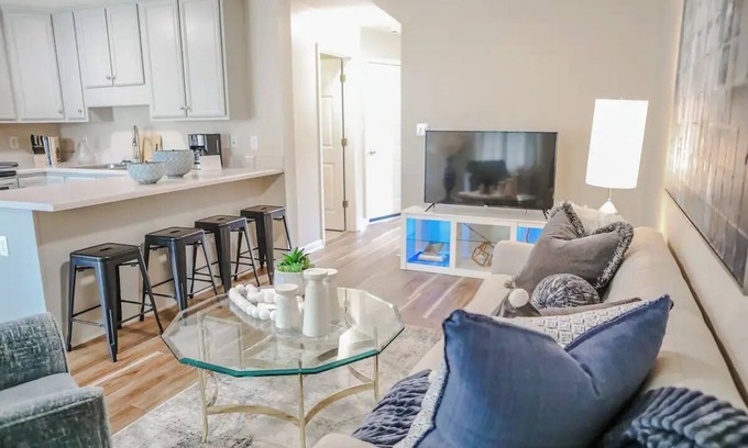 Thomasville House | Stylish Two-Bedroom Gem