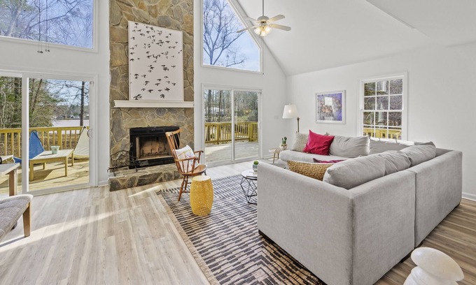 Eatonton Cottage | Stylish Updated Lakefront A-Frame Cottage
