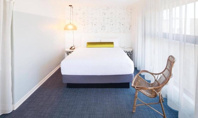 Venice Hotel | Stylish Venice Stay w/Balcony Overlooking the Ocean | Rooftop | Free Breakfast