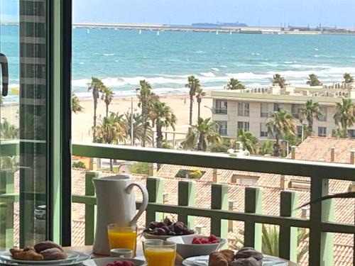 Alboraya Apartment | Stylish well-connected beachfront flat