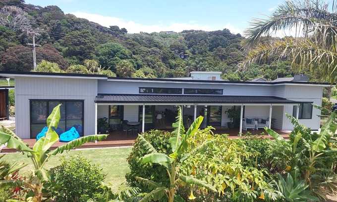 Matapouri House | Sub-tropical Escape - new, modern holiday home in Matapouri Park