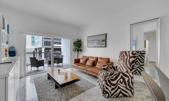 Midtown Apartment | Subtle 2 Bed in Edgewater near Downtown With Free Parking
