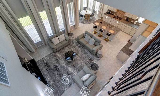 Clodine House | Suburb quiet & majestic mansion