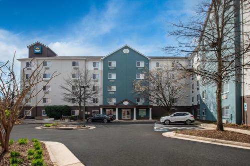 Dulles Town Center Hotel | Suburban Studios Sterling - Washington Dulles
