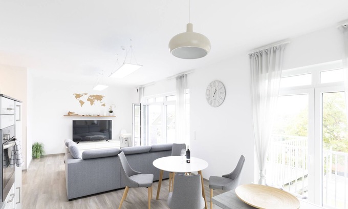 Surheide Apartment | Südwind - 95m² holiday apartment with roof terrace in a quiet location