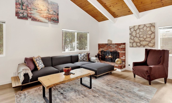 Fawnskin Cabin | Sueños Azules- Fawnskin Retreat Cottage in Big Bear