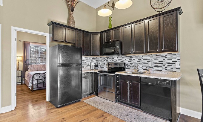 Madison House | Sugar Berry at Dugan Hollow Retreats nPrivate, charming 1-bedroom Guest House