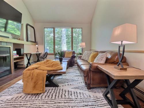 Killington House | SugarBear- Pool, AC, Sauna, Gym, Tennis
