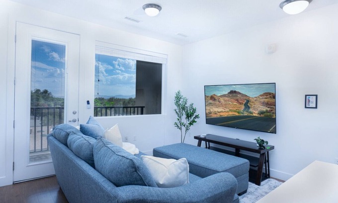 Sugar House Apartment | Sugarhouse-1BR 1BA Great Views!