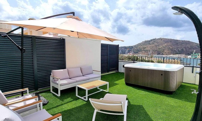Diputacion de Cartagena Casco Apartment | Suitable. Royal Gate | Royal Suite with Jacuzzi 6A | 5 pax.
