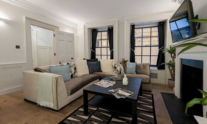 Bishopsgate Apartment | SUITE 4 DIAMOND