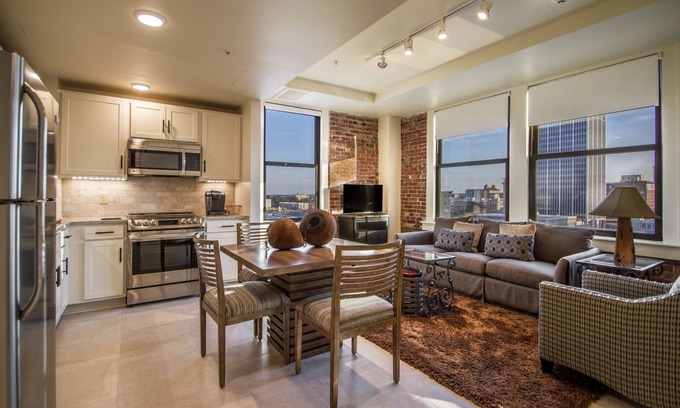 Downtown Little Rock Apartment | Suite 9G RESIDENCES 221