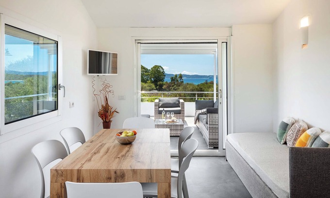 Pittulongu Apartment | Suite Beach Apartment sea view with terrace