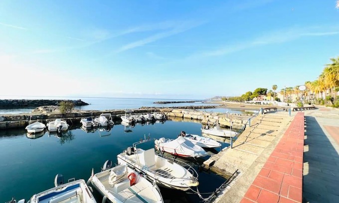 Riva Ligure Apartment | Suite Bixio - a due passi dalla spiaggia