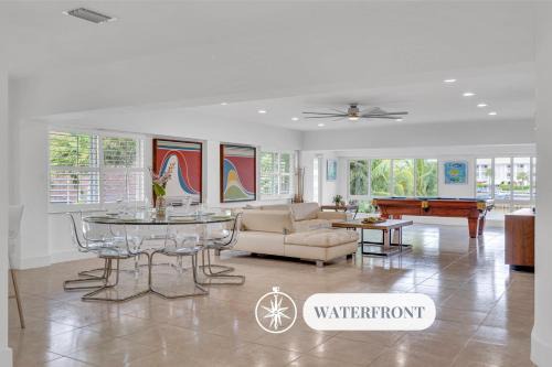Barrier Island Apartment | Suite by Beach Waterfront Lago Key One